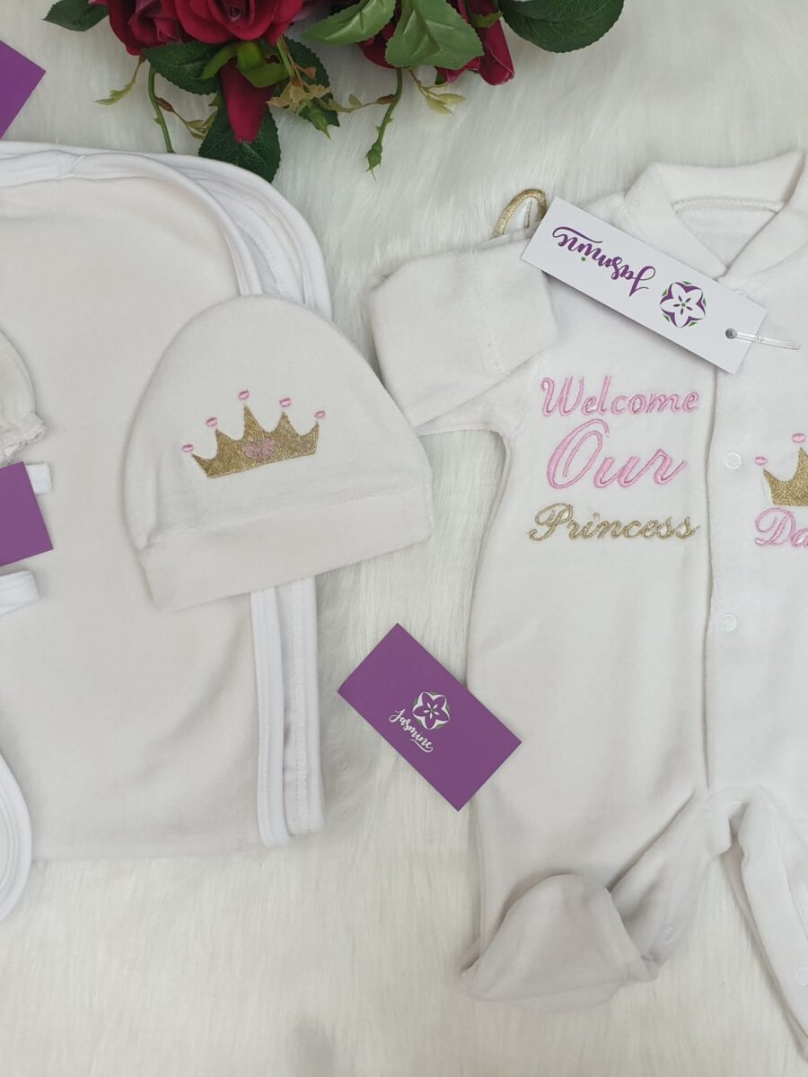 طقم قطيفة ٥ قطع : اسم دانيللا Daniella "welcome our princess "