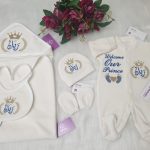 طقم قطيفة ٥ قطع : اسم ريان "welcome our prince "