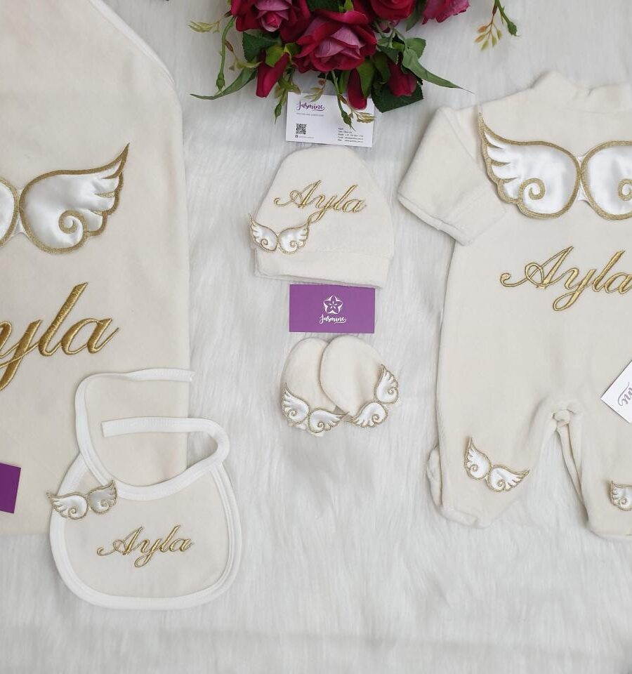 طقم قطيفة ٥ قطع : اسم آيلا Ayla