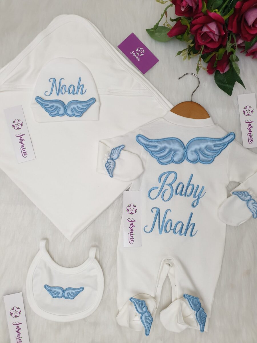 طقم قطن 6 قطع: اسم نوح Baby Noah تطريز لون لبني
