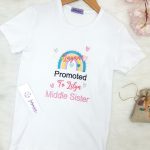 تيشرت الأخوات layane promoted to lilya middle sister مُصنع بالاسم تيشرت تصميم قوس قزح ملون