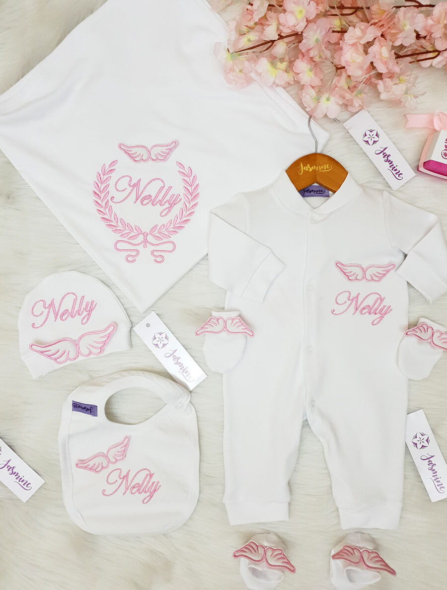 طقم مباركة ولادة وسبوع 6 قطع تصميم فراشات بينك اسم (نيللي Nelly) cotton baby set name