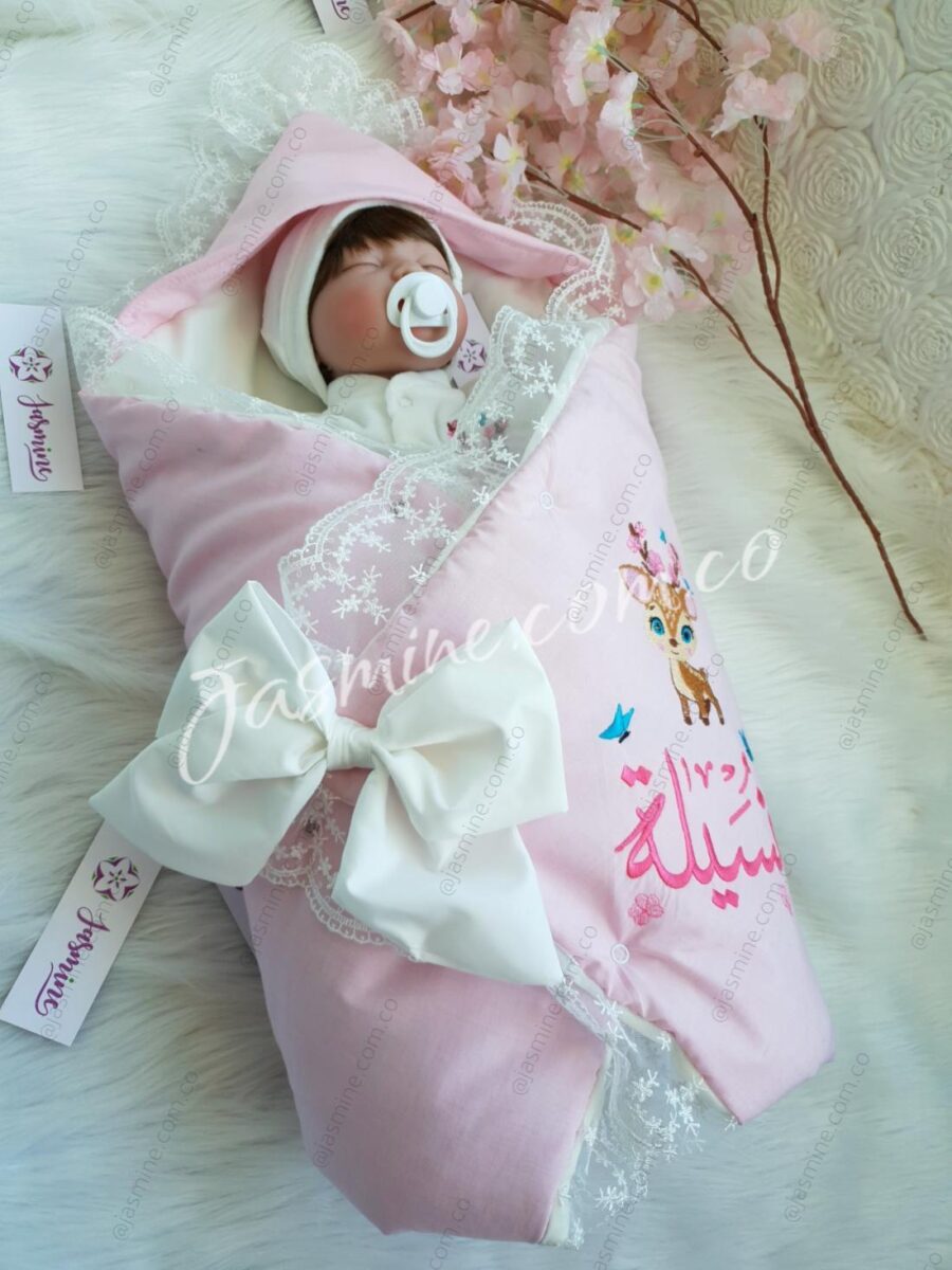 بورت بيبي قطن باسم نسيلة وتصميم غزال تطريز ملون