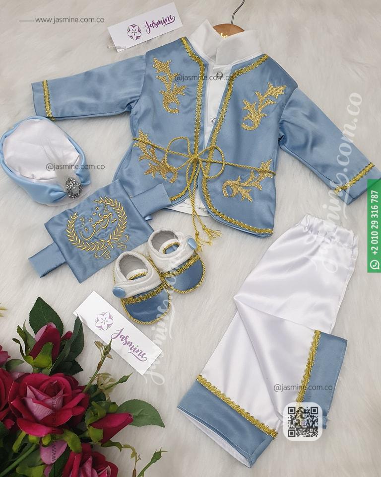 بدلة السلطان مع شوز ذهبي (6 قطع) لون كحلي منور مُصنع بالاسم تصميم تطريز ذهبي غامق sultan Navy baby set name