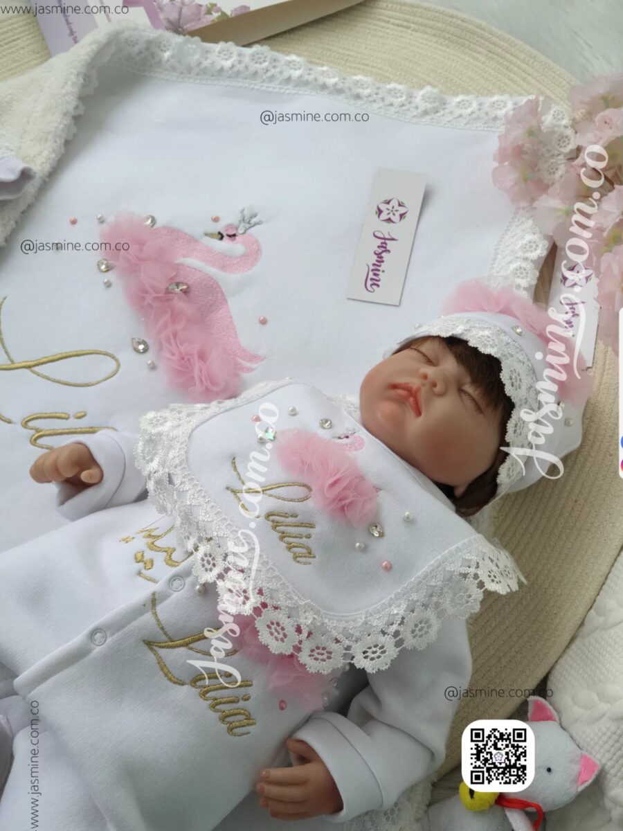 طقم مولود سبوع مباركة بنت 6 قطع ميلتون (ليليا Lilia) swan princess ثيم الأميرة البجعة لولي وورد هاند ميد