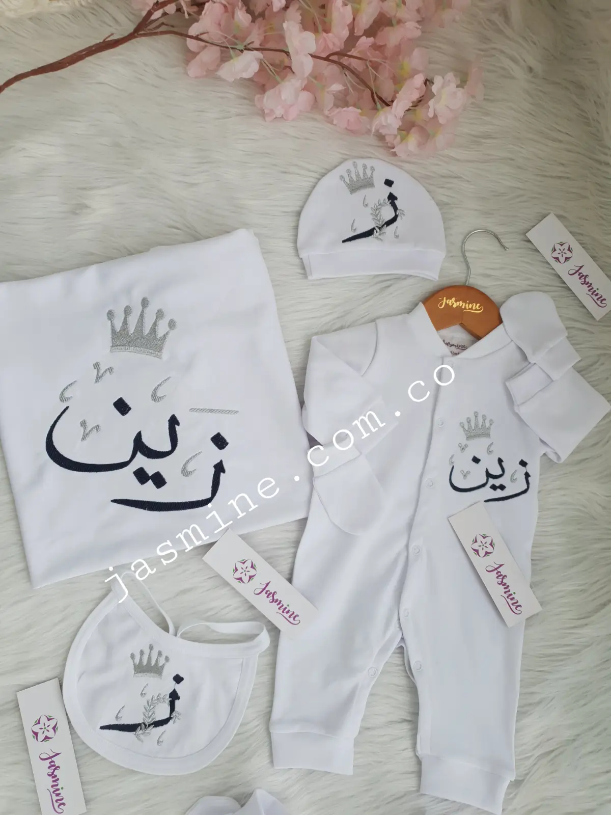 طقم استقبال مولود تطريز 6 قطع قطن صيفي (زين ) تاج (1)